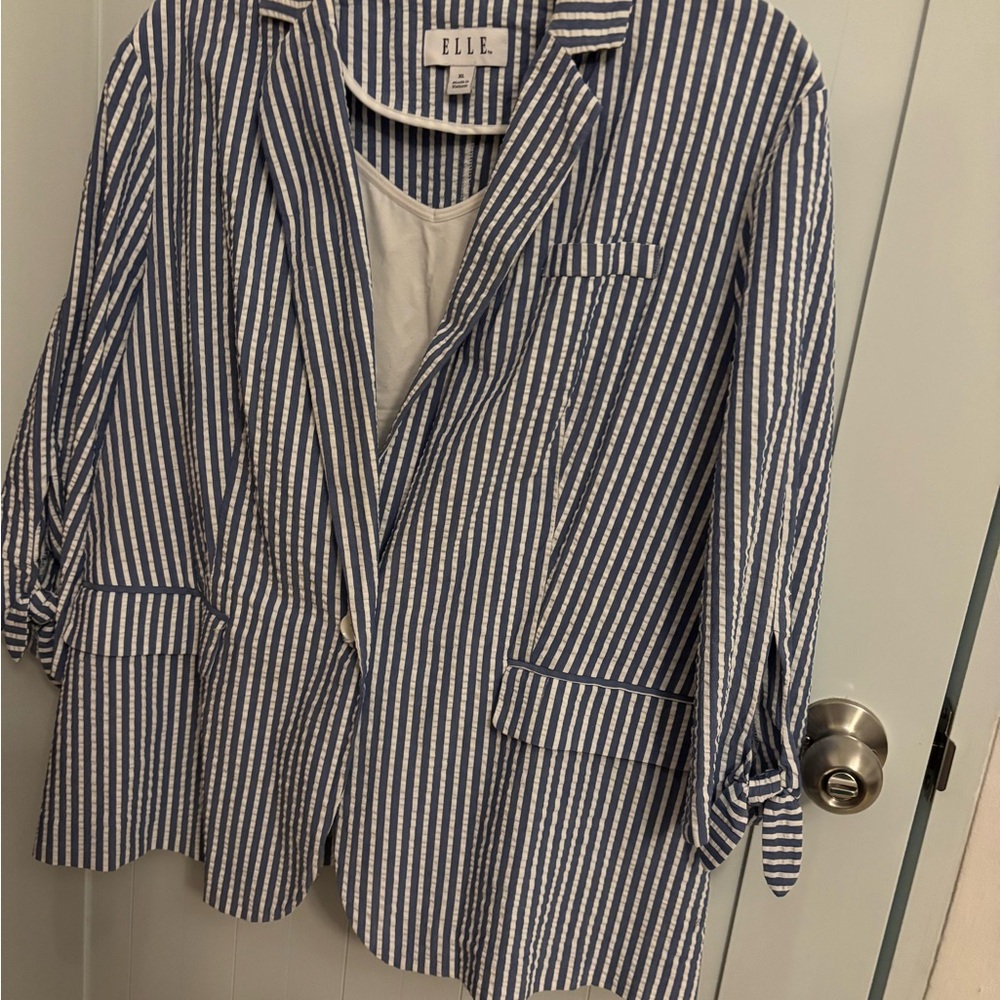 ELLE Blue Striped Women's Jack, including white blouse.Looks like new.